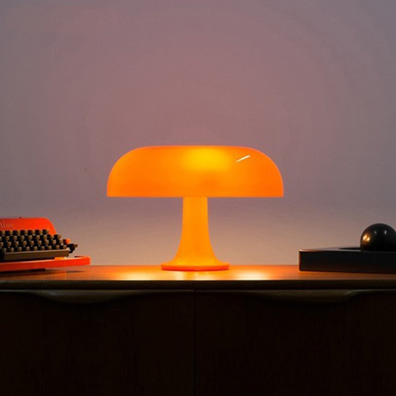 Berlin - Minimalist Table Lamp