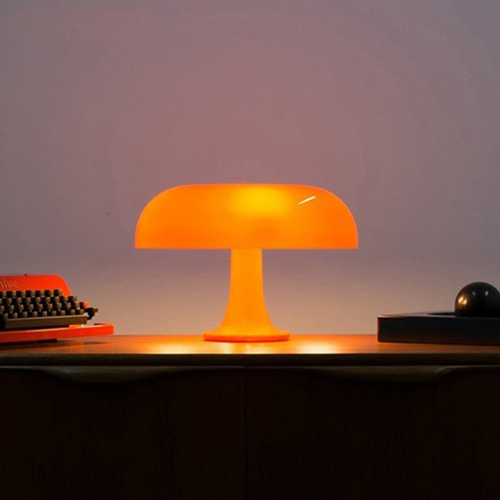 Berlin - Minimalist Table Lamp